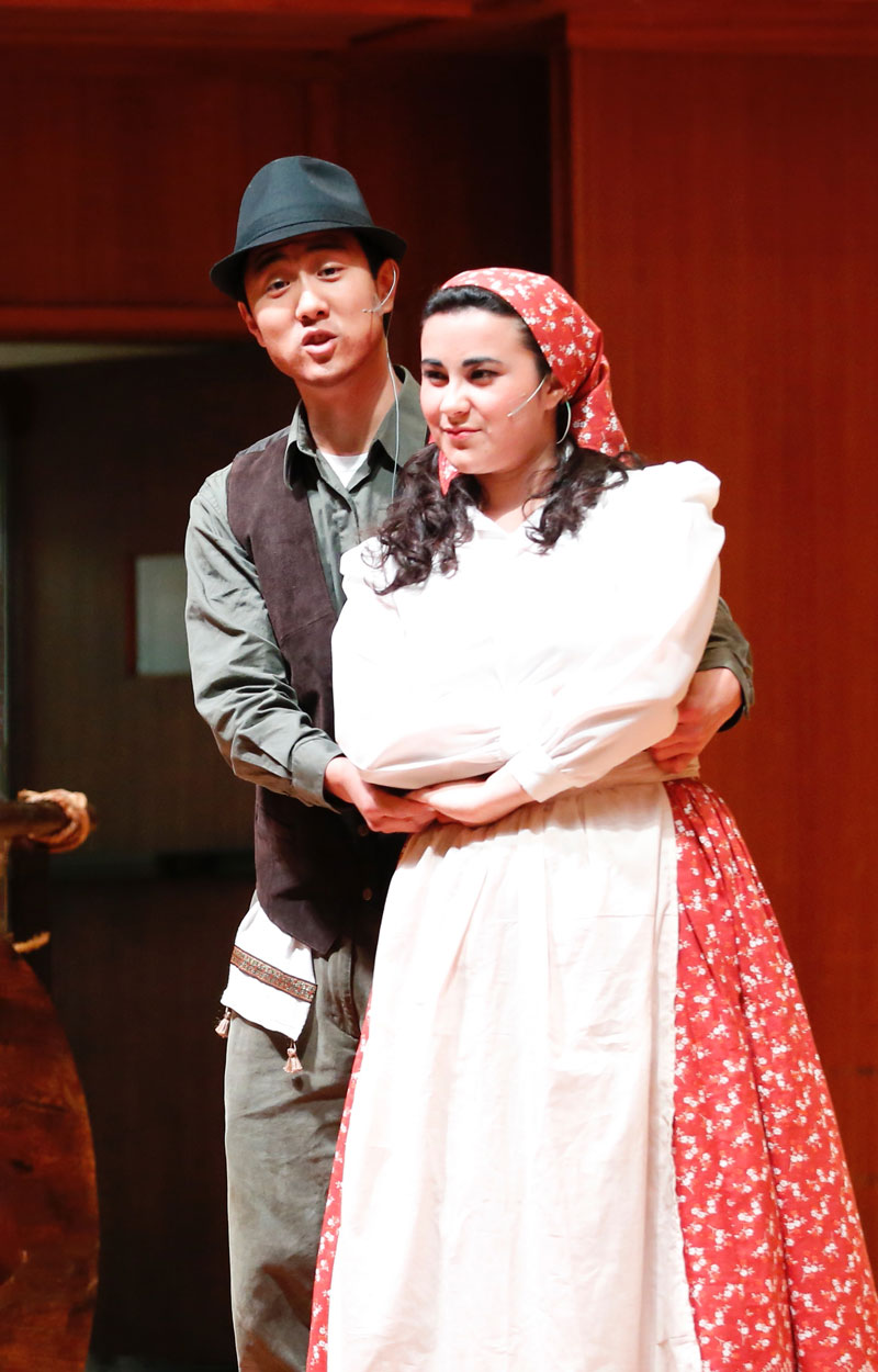 Picture of Susana Leiva playing as Hodel in Fiddler on the Roof in year 2014